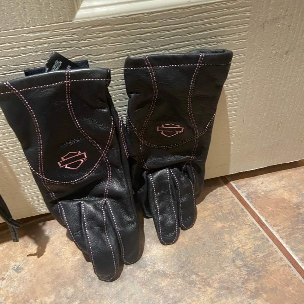 Women’s Harley Davidson Leather gloves. SZ Med
